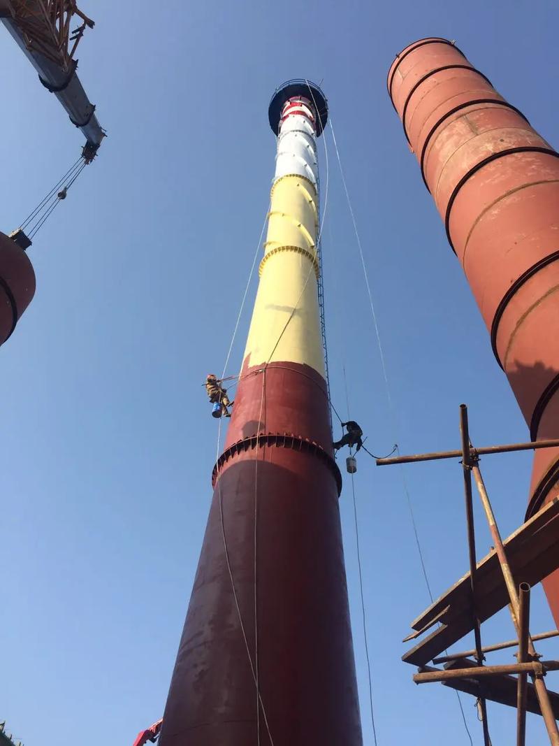 城市迷霧中的高空舞者 南通宏順建設工程工廠煙囪美化與高空建設的藝術